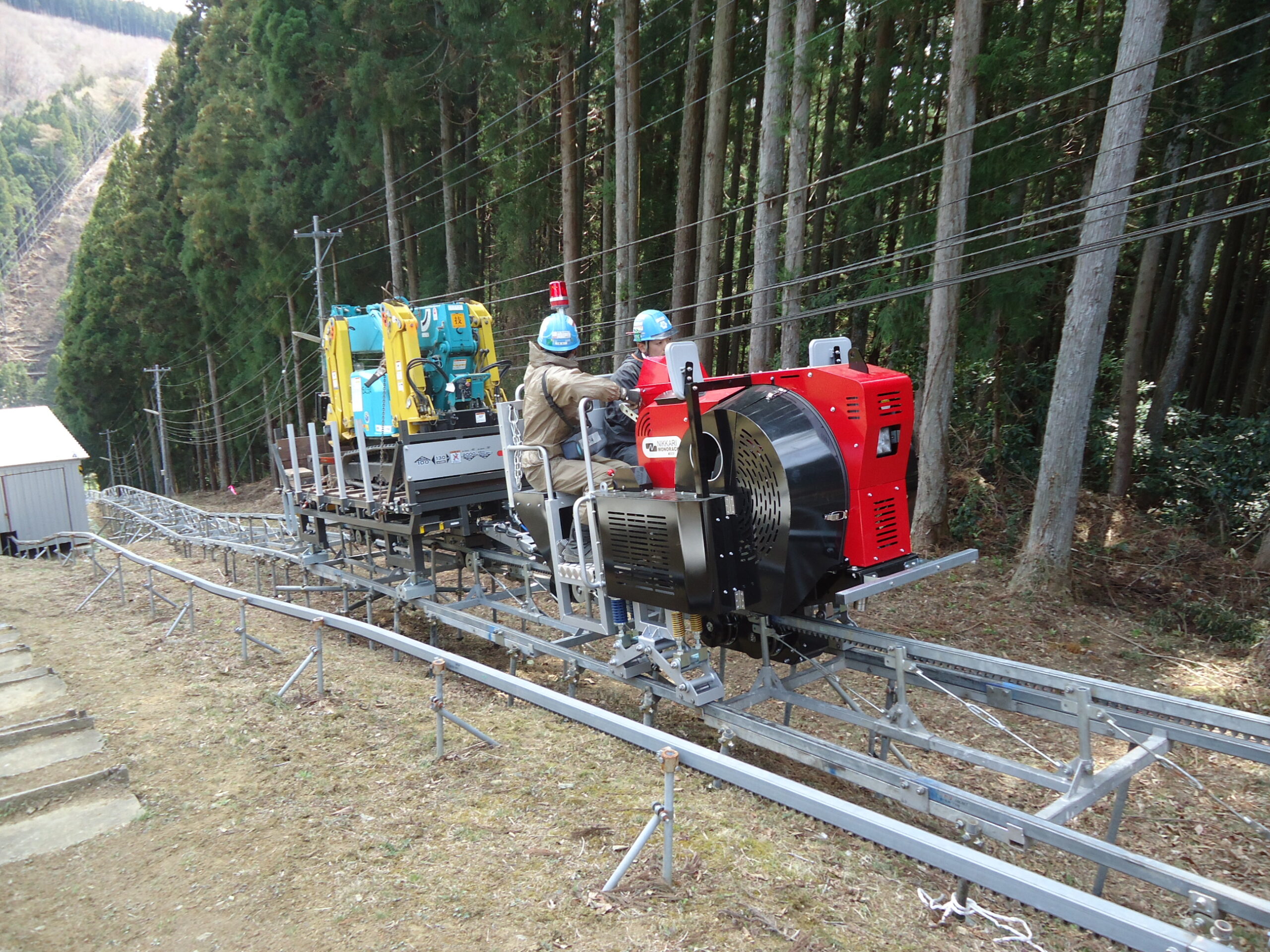 送電鉄塔建設の資材運搬イメージ